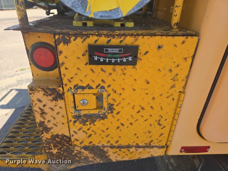 image for item ER5446 1996 Chevrolet Kodiak digger derrick truck