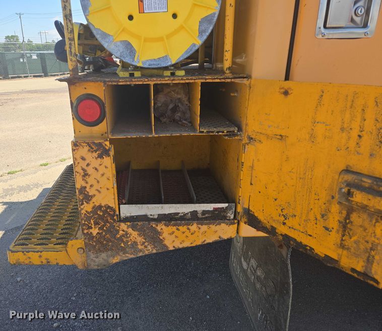 image for item ER5446 1996 Chevrolet Kodiak digger derrick truck