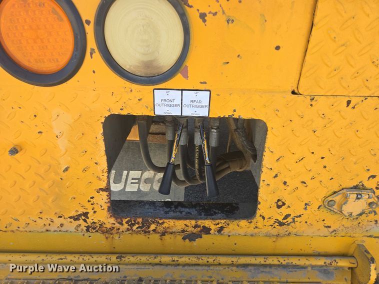 image for item ER5446 1996 Chevrolet Kodiak digger derrick truck