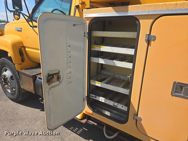 image for item ER5446 1996 Chevrolet Kodiak digger derrick truck