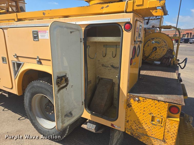 image for item ER5446 1996 Chevrolet Kodiak digger derrick truck