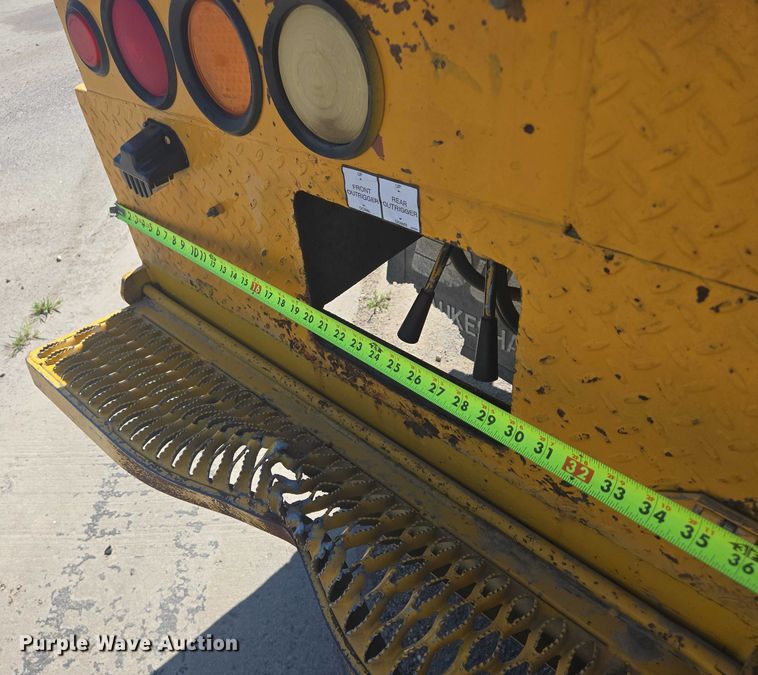 image for item ER5446 1996 Chevrolet Kodiak digger derrick truck