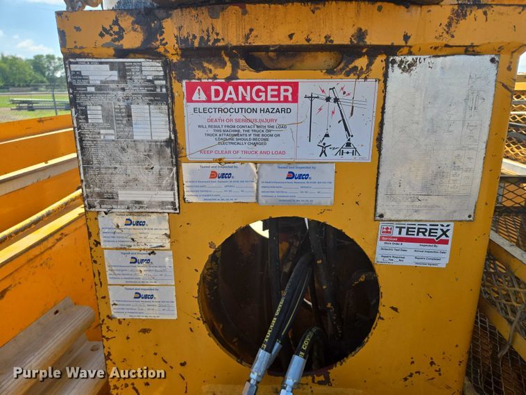 image for item ER5446 1996 Chevrolet Kodiak digger derrick truck