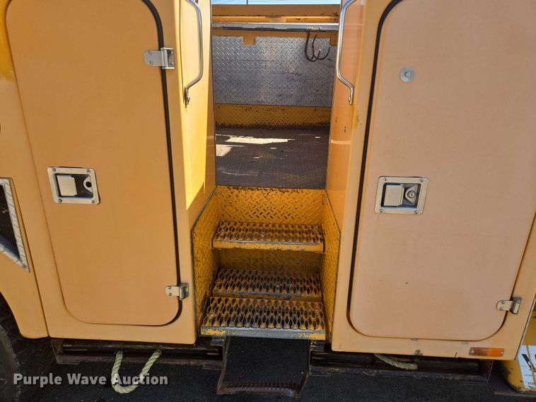 image for item ER5446 1996 Chevrolet Kodiak digger derrick truck