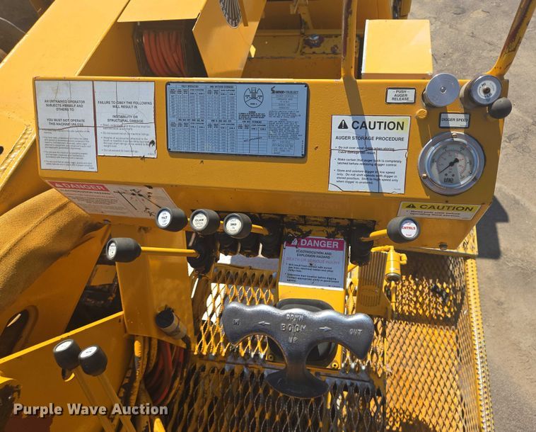 image for item ER5446 1996 Chevrolet Kodiak digger derrick truck