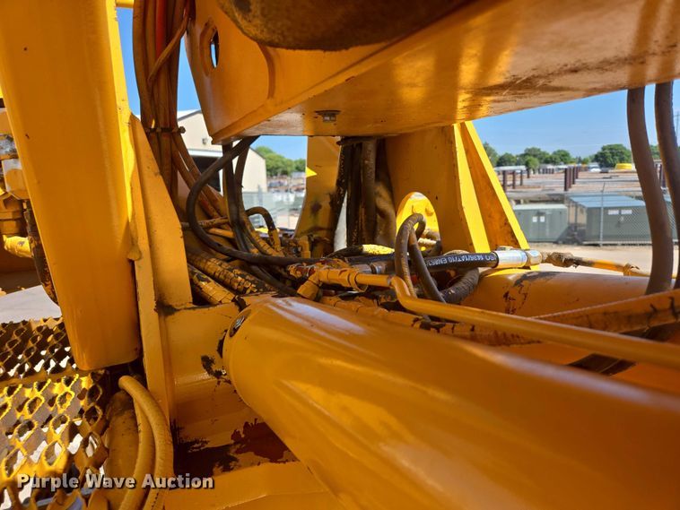 image for item ER5446 1996 Chevrolet Kodiak digger derrick truck