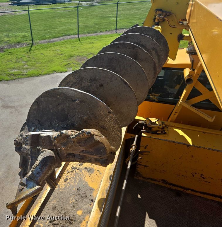 image for item ER5446 1996 Chevrolet Kodiak digger derrick truck