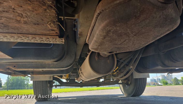 image for item ER5446 1996 Chevrolet Kodiak digger derrick truck