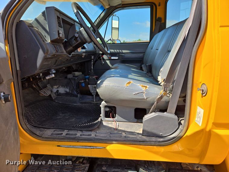 image for item ER5446 1996 Chevrolet Kodiak digger derrick truck