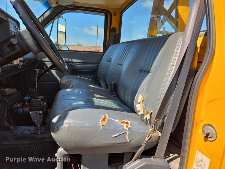 image for item ER5446 1996 Chevrolet Kodiak digger derrick truck