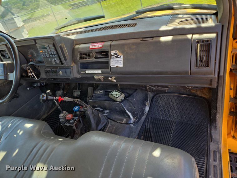 image for item ER5446 1996 Chevrolet Kodiak digger derrick truck