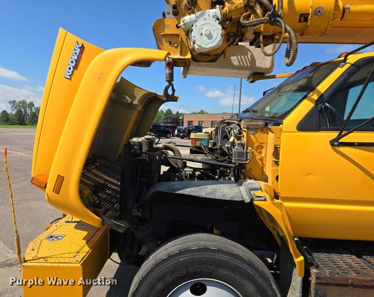 image for item ER5446 1996 Chevrolet Kodiak digger derrick truck