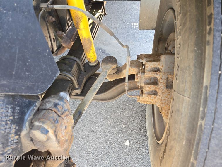 image for item ER5446 1996 Chevrolet Kodiak digger derrick truck