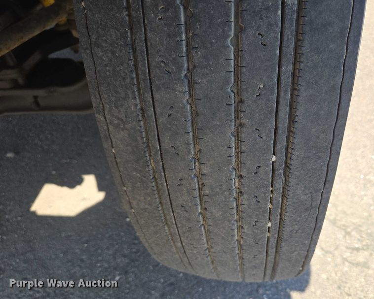 image for item ER5446 1996 Chevrolet Kodiak digger derrick truck