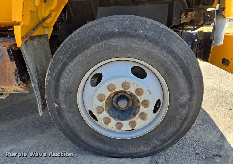 image for item ER5446 1996 Chevrolet Kodiak digger derrick truck