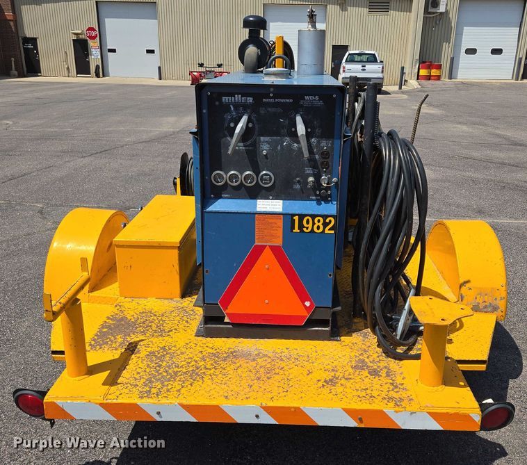 image for item ER5449 1995 Miller WD-5 welder/generator