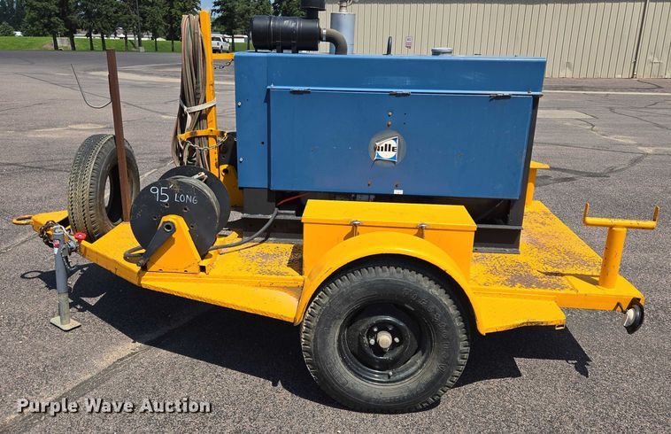 image for item ER5449 1995 Miller WD-5 welder/generator