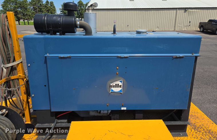 image for item ER5449 1995 Miller WD-5 welder/generator