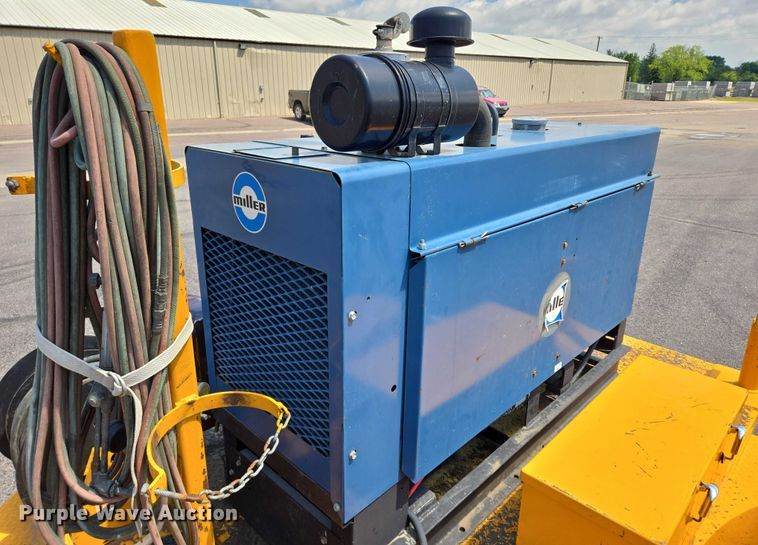 image for item ER5449 1995 Miller WD-5 welder/generator