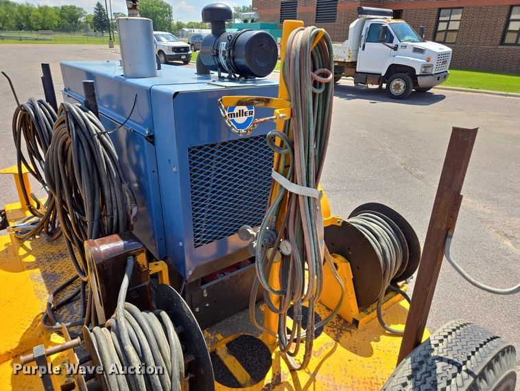 image for item ER5449 1995 Miller WD-5 welder/generator