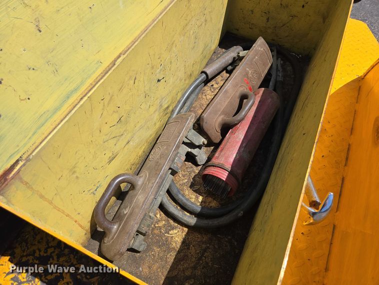 image for item ER5449 1995 Miller WD-5 welder/generator