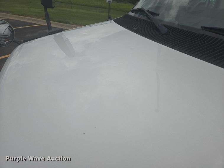 image for item ER5452 2012 Ford E450 shuttle bus