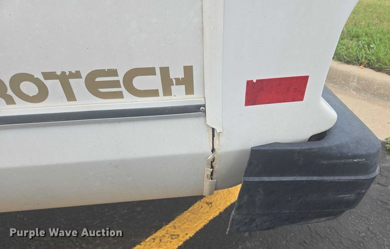 image for item ER5452 2012 Ford E450 shuttle bus