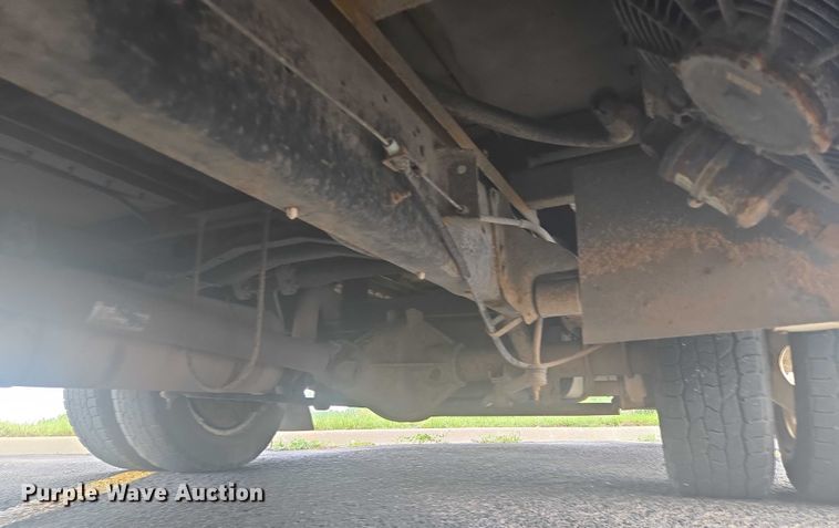 image for item ER5452 2012 Ford E450 shuttle bus