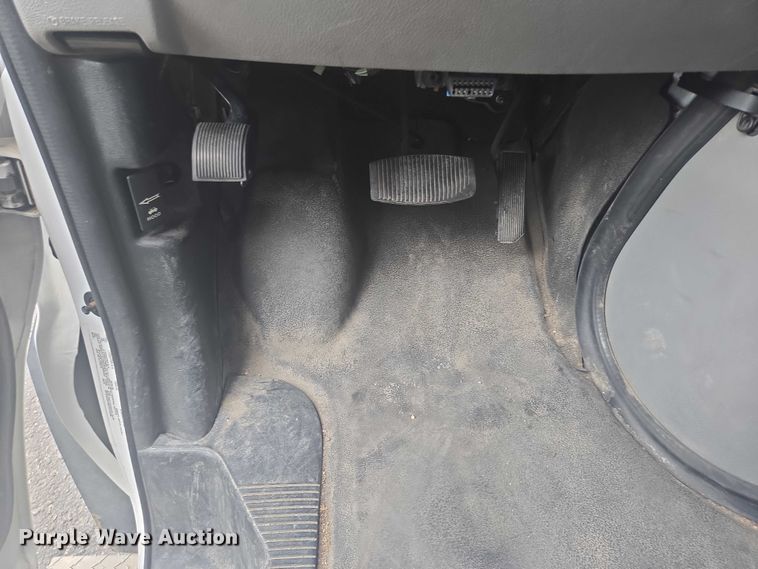 image for item ER5452 2012 Ford E450 shuttle bus