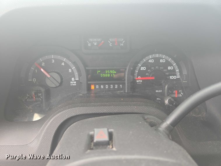 image for item ER5452 2012 Ford E450 shuttle bus