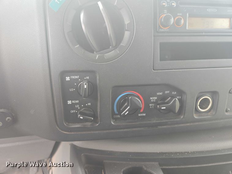 image for item ER5452 2012 Ford E450 shuttle bus