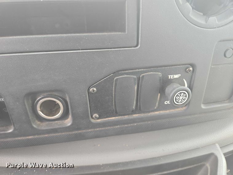 image for item ER5452 2012 Ford E450 shuttle bus