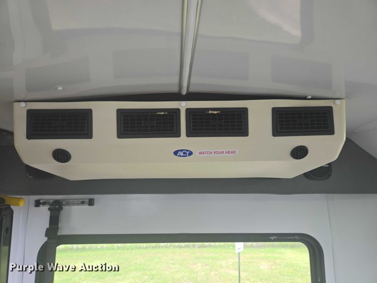image for item ER5452 2012 Ford E450 shuttle bus