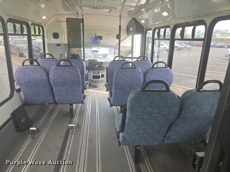 image for item ER5452 2012 Ford E450 shuttle bus