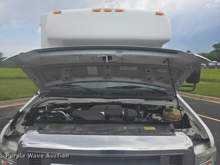 image for item ER5452 2012 Ford E450 shuttle bus