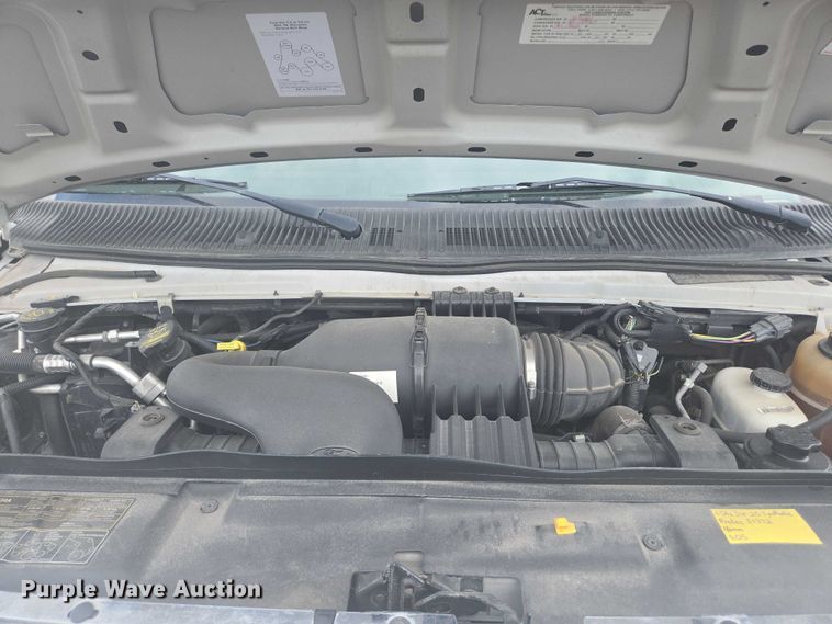 image for item ER5452 2012 Ford E450 shuttle bus