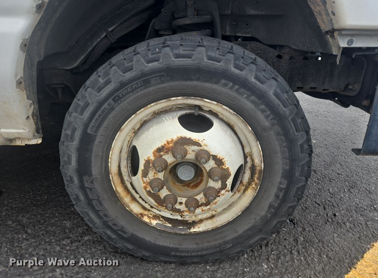 image for item ER5452 2012 Ford E450 shuttle bus