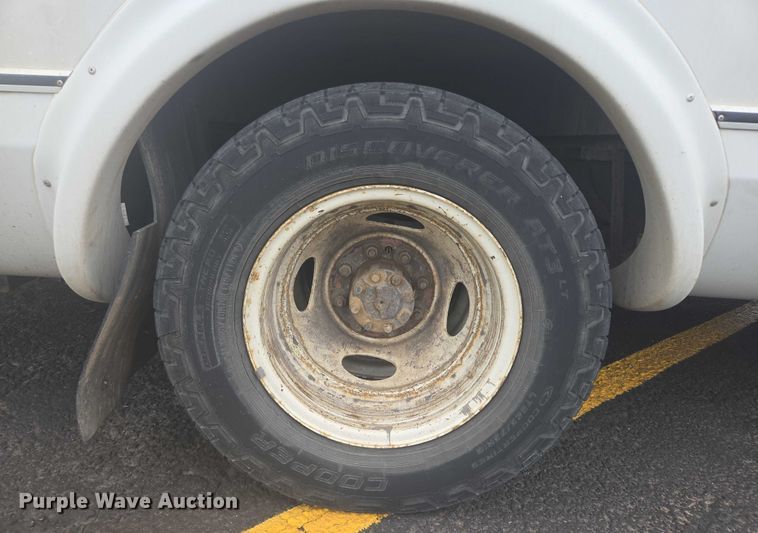 image for item ER5452 2012 Ford E450 shuttle bus