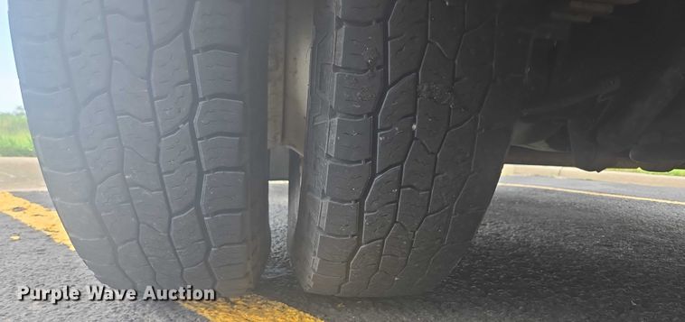 image for item ER5452 2012 Ford E450 shuttle bus