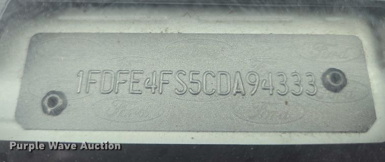 image for item ER5452 2012 Ford E450 shuttle bus