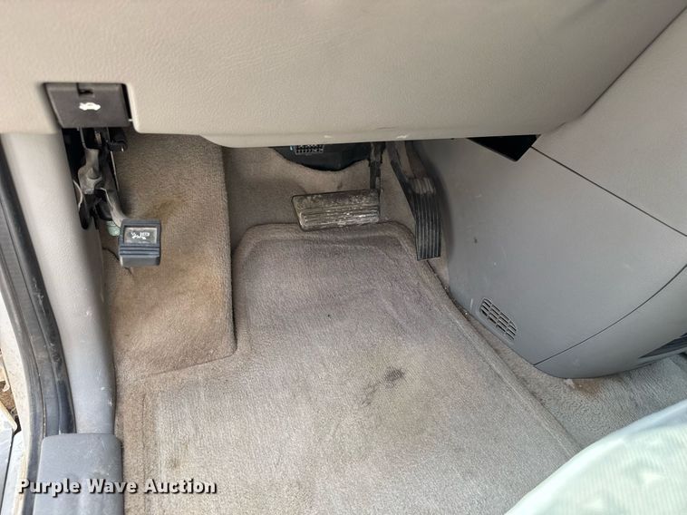 image for item ET8012 2008 Chevrolet Uplander LS van