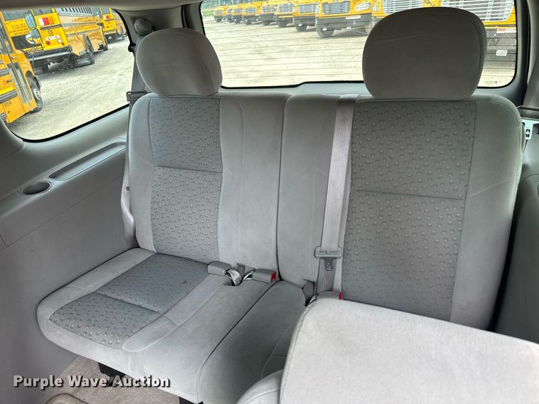 image for item ET8012 2008 Chevrolet Uplander LS van