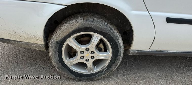 image for item ET8012 2008 Chevrolet Uplander LS van