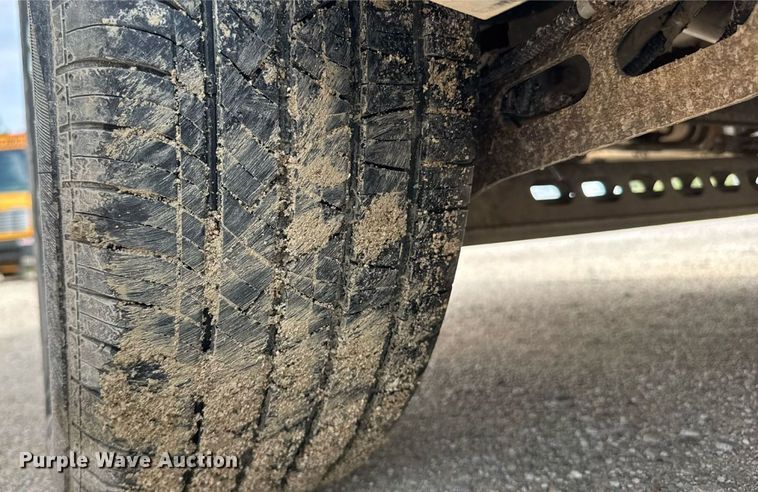 image for item ET8012 2008 Chevrolet Uplander LS van