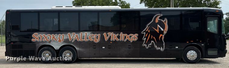 image for item ET8013 2004 Blue Bird 4500 coach bus