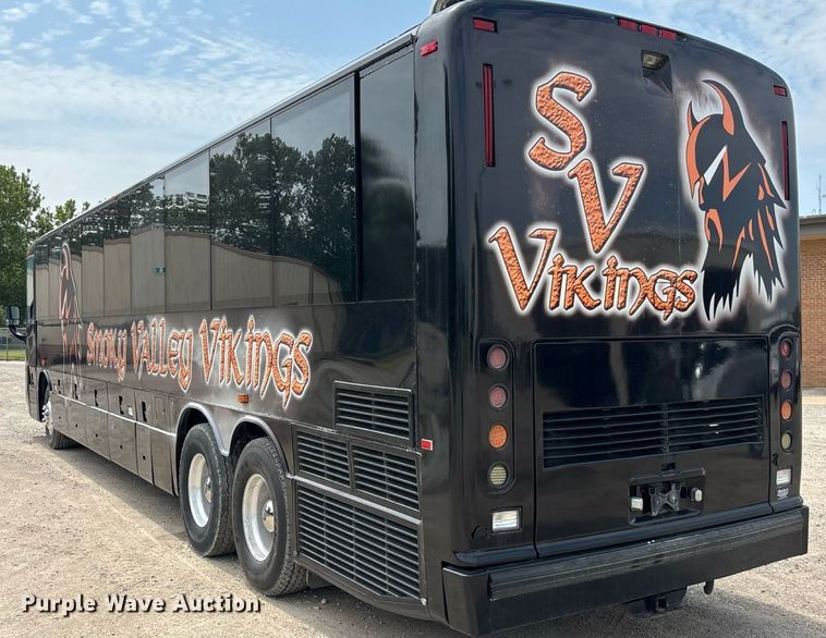 image for item ET8013 2004 Blue Bird 4500 coach bus