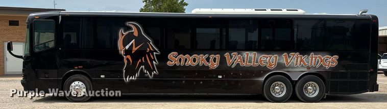 image for item ET8013 2004 Blue Bird 4500 coach bus