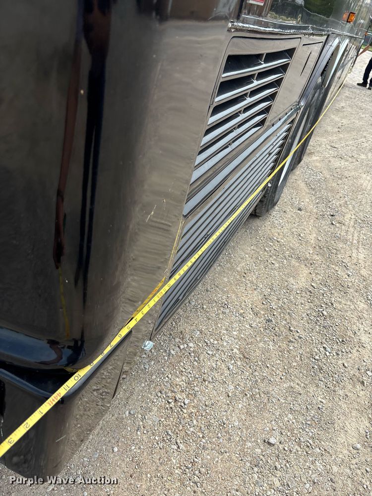 image for item ET8013 2004 Blue Bird 4500 coach bus