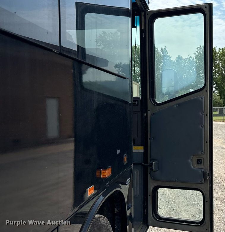 image for item ET8013 2004 Blue Bird 4500 coach bus