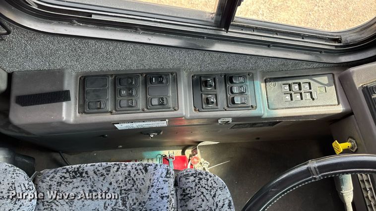 image for item ET8013 2004 Blue Bird 4500 coach bus